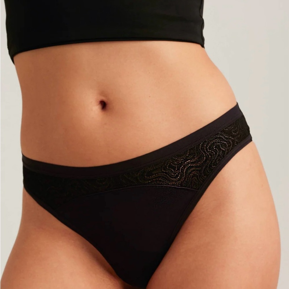 Saalt Leakproof Lace Thong
